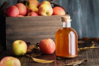 8 Apple Cider Vinegar Benefits: Weight Loss & Digestive Aid