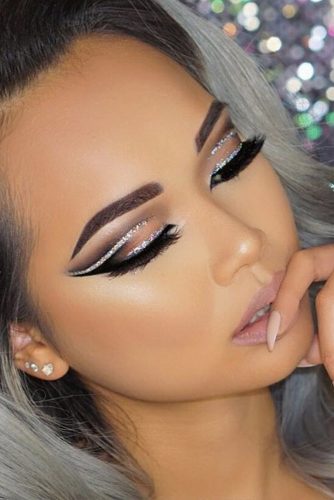 6 Amazing Glitter Christmas Makeup Ideas