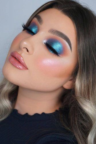 Blue Glitter Christmas Makeup #blueeyeshadow