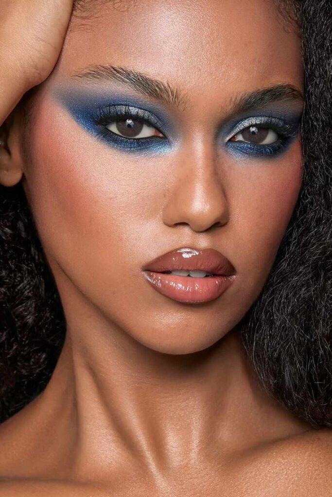 makeup-ideas-valentines-day-blue-glitter-eyeshadows-ombre-lips-683x1024-1
