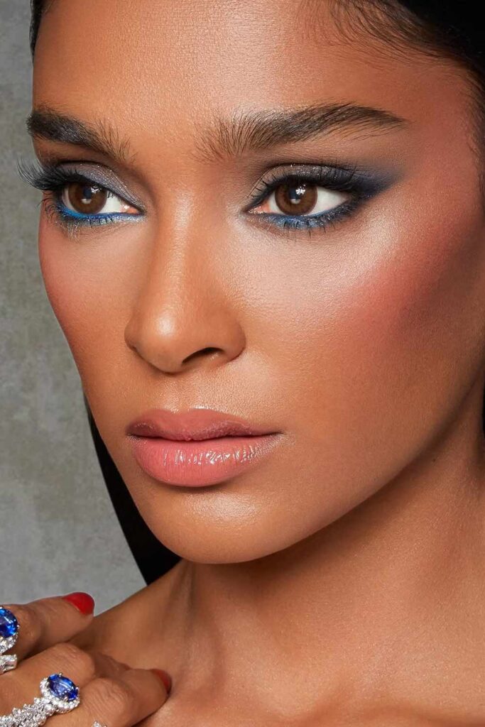 makeup-ideas-valentines-day-blue-underline-nude-lips-683x1024-1